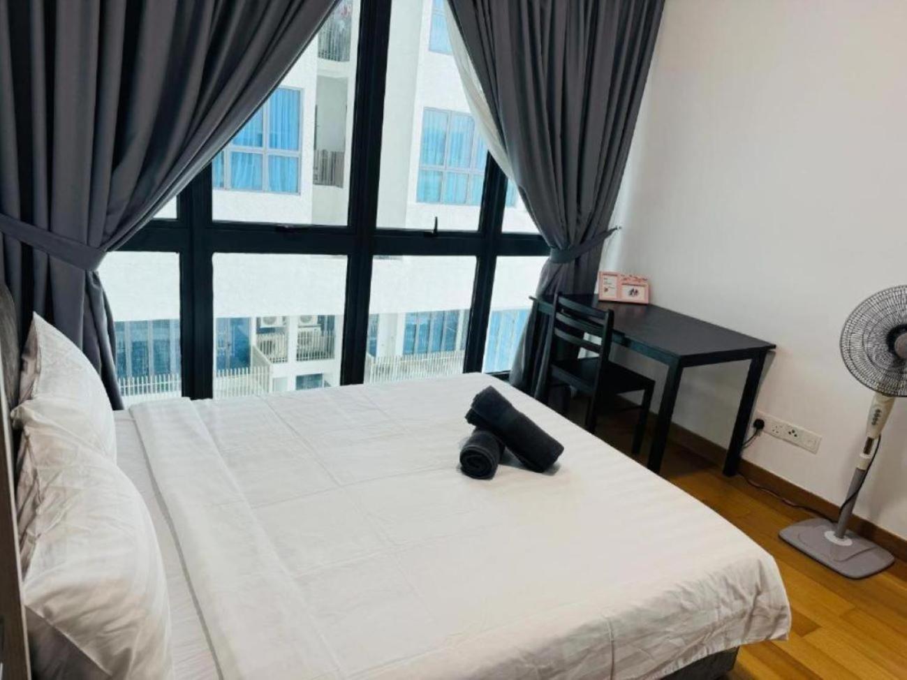 The Luxe Colony Klcc By Sky Pool Apartment Куала Лумпур Екстериор снимка