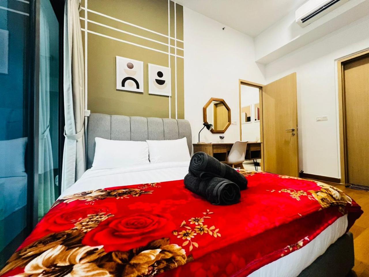 The Luxe Colony Klcc By Sky Pool Apartment Куала Лумпур Екстериор снимка