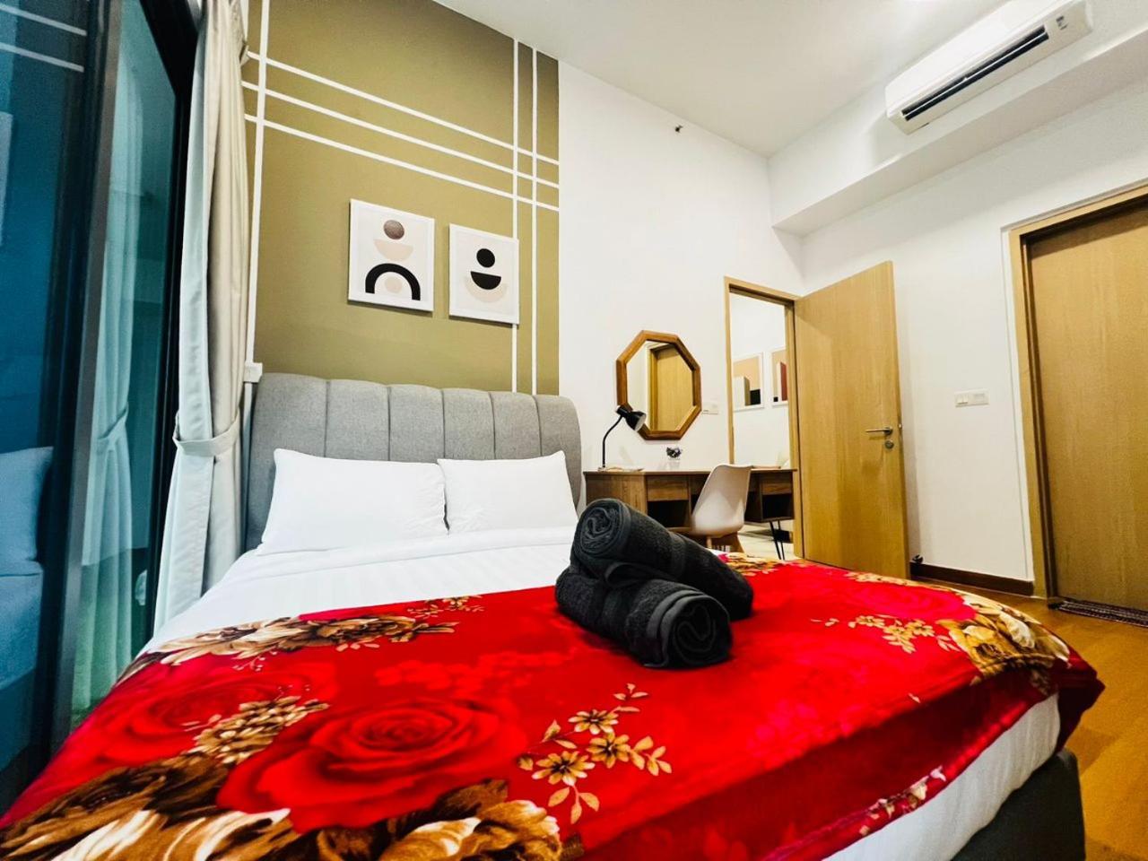 The Luxe Colony Klcc By Sky Pool Apartment Куала Лумпур Екстериор снимка