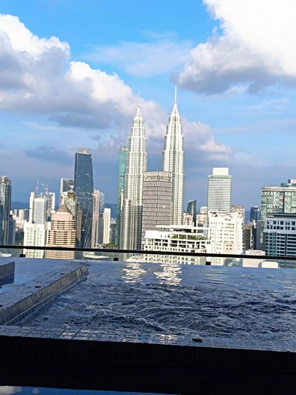 The Luxe Colony Klcc By Sky Pool Apartment Куала Лумпур Екстериор снимка